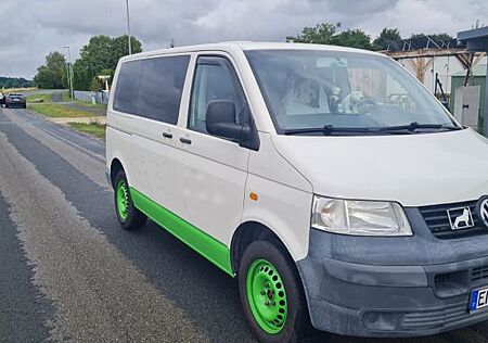 VW T5 Shuttle Volkswagen