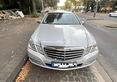 Mercedes-Benz E 220 CDI T BlueEFFICIENCY ELEGANCE ELEGANCE