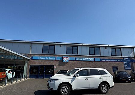 Mitsubishi Outlander 2.2 DI-D 110kw | 4WD Business 7-Pers |