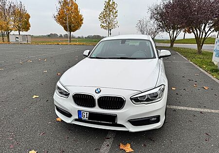 BMW 118 Sport Line Aut.*NAVI*PDC*SHZ*TEMPO*LED