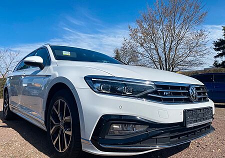 VW Passat Variant Volkswagen 2.0TDI R-Line Matrix Standh
