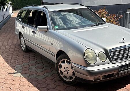 Mercedes-Benz E 280 T 2.8 L V6 mit TÜV bis 09/2026