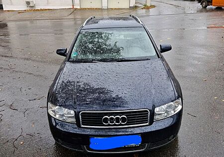 Audi A4 1.8 T Avant - Checkheftgepflegt