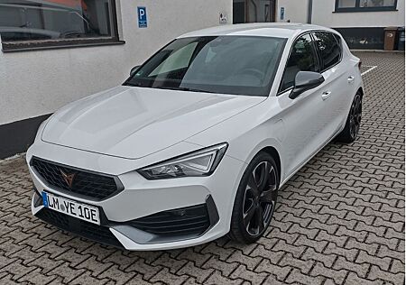 Cupra Leon 1.4 e-HYBRID 180kW VZ DSG VZ