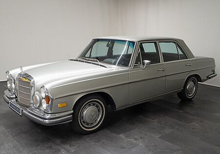 Mercedes-Benz 280 SE / 9 3.5