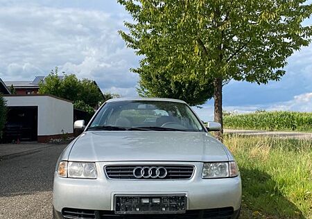 Audi A3 8L 1.6l Tüv 10/2026