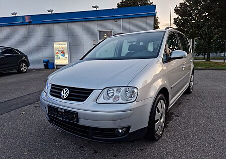 VW Touran Volkswagen 1.6 FSI Trendline,Klima,Scheckheft