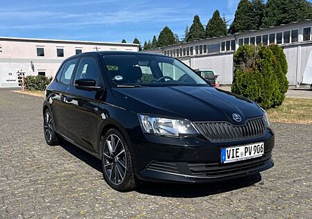 Skoda Fabia Klima ZV Bluetooth Checkheft TÜV Neu