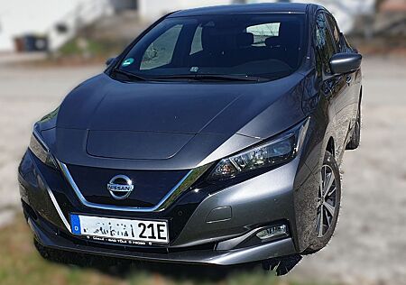 Nissan Leaf 150 PS 40KWH Acenta