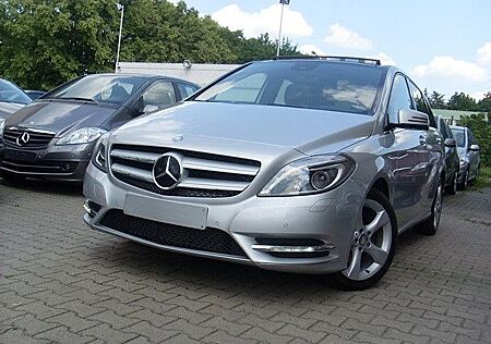 Mercedes-Benz B 180 BlueEFFICIENCY / Panomadach / AHK