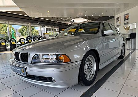 BMW 520i *XENON+LEDER+TEMPOMAT+PDC+SITZHEIZUNG*