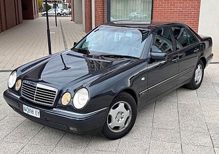 Mercedes-Benz E 320 4MATIC AVANTGARDE *Gasanlage*