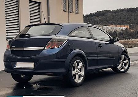 Opel Astra h gtc Coupé 1.6