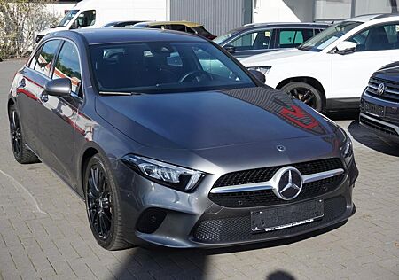 Mercedes-Benz A 200 A200d 8G-DCT AMG 150PS LED Kamera ACC 1.Hand 22t