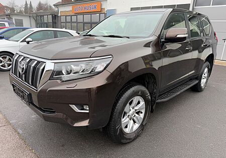 Toyota Land Cruiser Comfort 2.8 Facelift LED RFK AHK