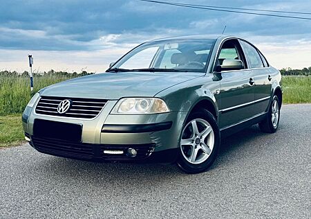 VW Passat Volkswagen Limousine 2.0 *TÜV 03/26*Sitzhz.* AC*