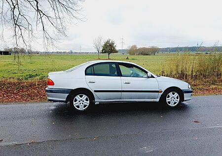 Toyota Avensis 2.0 Klima