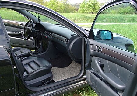 Audi A6 2.5 TDI Avant quattro 132 kW -