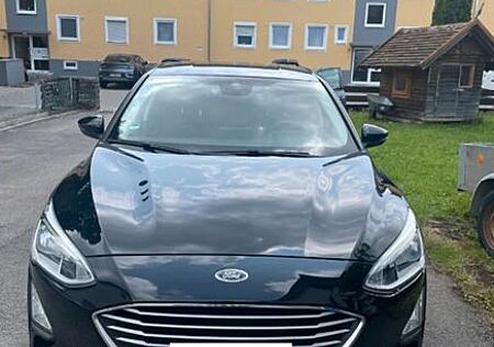 Ford Focus 1,0 EcoBoost 92kW Vignale Auto Vignale