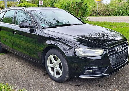 Audi A4 2.0TDI 110kW Navi Bi-Xenon Leder STHZ aus 1HD