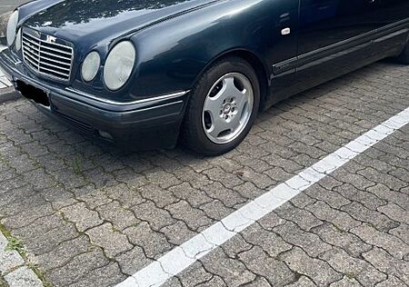 Mercedes-Benz E 200 ELEGANCE Elegance