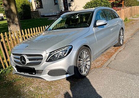 Mercedes-Benz C 250 d T AVANTGARDE Autom. LED Distr.+ AHK
