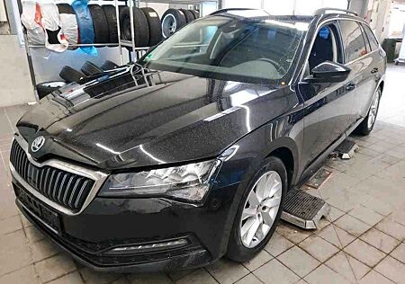 Skoda Superb Combi Ambition 4x4 2.0TDI DSH LED AHK