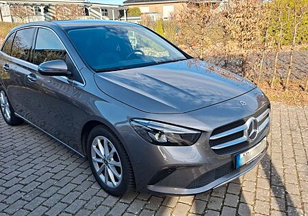 Mercedes-Benz B 180 d DCT Widesreen/Memory/Ambiente