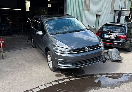 VW Touran Volkswagen 1.6 TDI SCR DSG Trendline Trendline