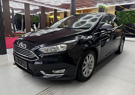 Ford Focus Turnier Titanium TÜV