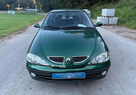Renault Megane . Tüv- 2/2027