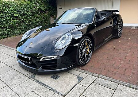 Porsche 991 Turbo S Cabrio Approved Garantie 7/2026