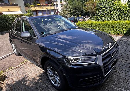 Audi Q5 35 TDI quatro S tronic Still trifft Technik