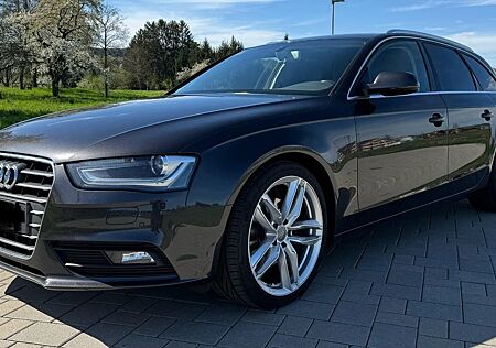 Audi A4 2.0 TDI 140kW cl S tr. qua.Avant Lavagraumeta