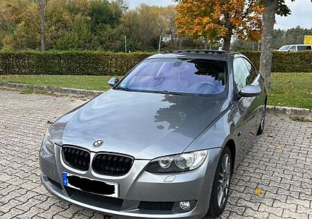 BMW 320i Coupé - Vollleder, Memory, Panorama