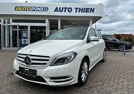 Mercedes-Benz B 180 AHK/BiXenon/Pano/Navi/SHZG/GJR