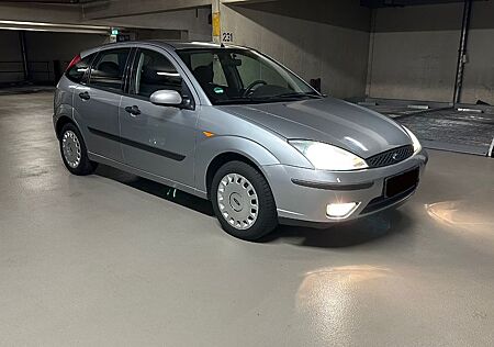Ford Focus 1.6 Futura TÜV bis 07/2027