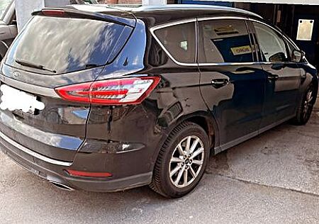 Ford S-Max 2,0 TDCi 132kW Titanium PowerShift Tit...