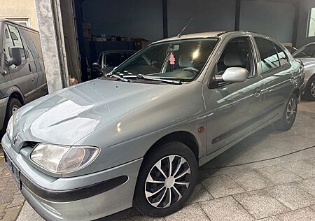 Renault Megane 1.6*AUTOMATIK*KLIMA*TÜV NEU*