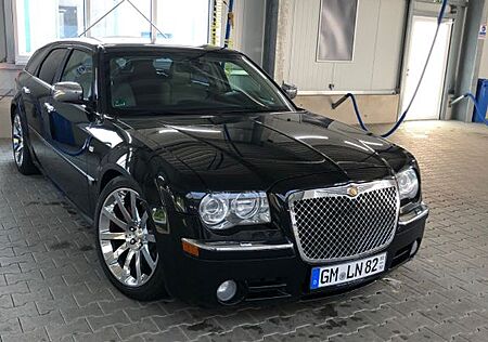 Chrysler 300C Touring 3.0 CRD Autom. -