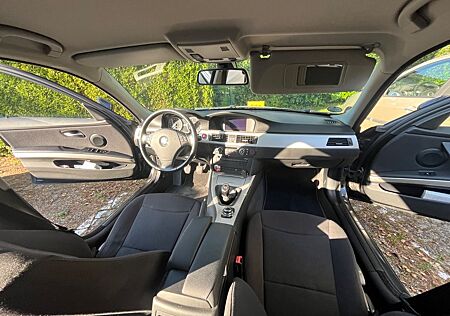 BMW 318i - LCI