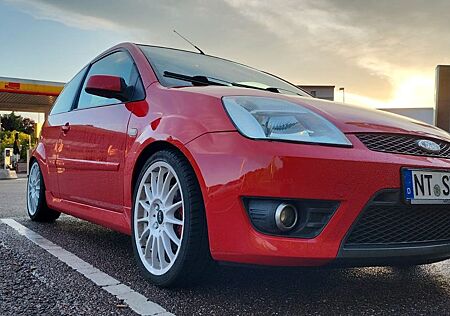 Ford Fiesta ST *TÜV NEU*
