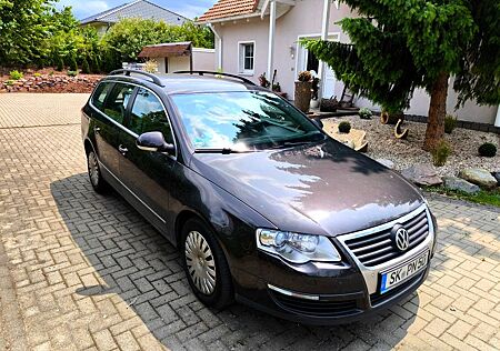 VW Passat Variant Volkswagen 2.0 FSI Trendline Variant Tre...