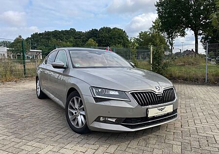 Skoda Superb Lim. Style/1.Hand~Vollleder~ACC~Pano