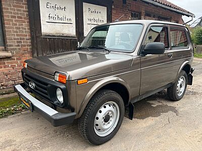 Lada Legend 4x4 AHK*Hohlraumver.*Wildwanne*Radhaussch