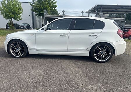 BMW 118i Edition Sport M Styling 8-Fach/SHG/PDC/TÜV