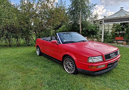 Audi Cabrio 2.3L in laserrot