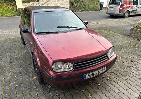 VW Golf Volkswagen 1.6 TÜV bis Oktober 2026