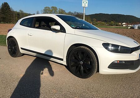 VW Scirocco Volkswagen 2.0 TSI DSG | Oryxweiß Perlmutt | 19"
