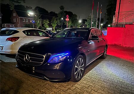 Mercedes-Benz E 300 de T Autom. -